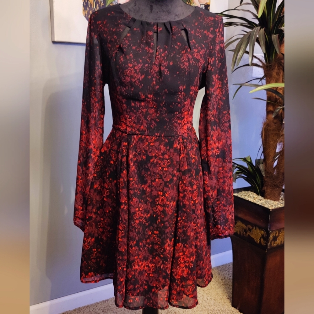 By FOREVER 21,Woven Dress Black/Burgundy Short Dress, size S,Long Sleeves